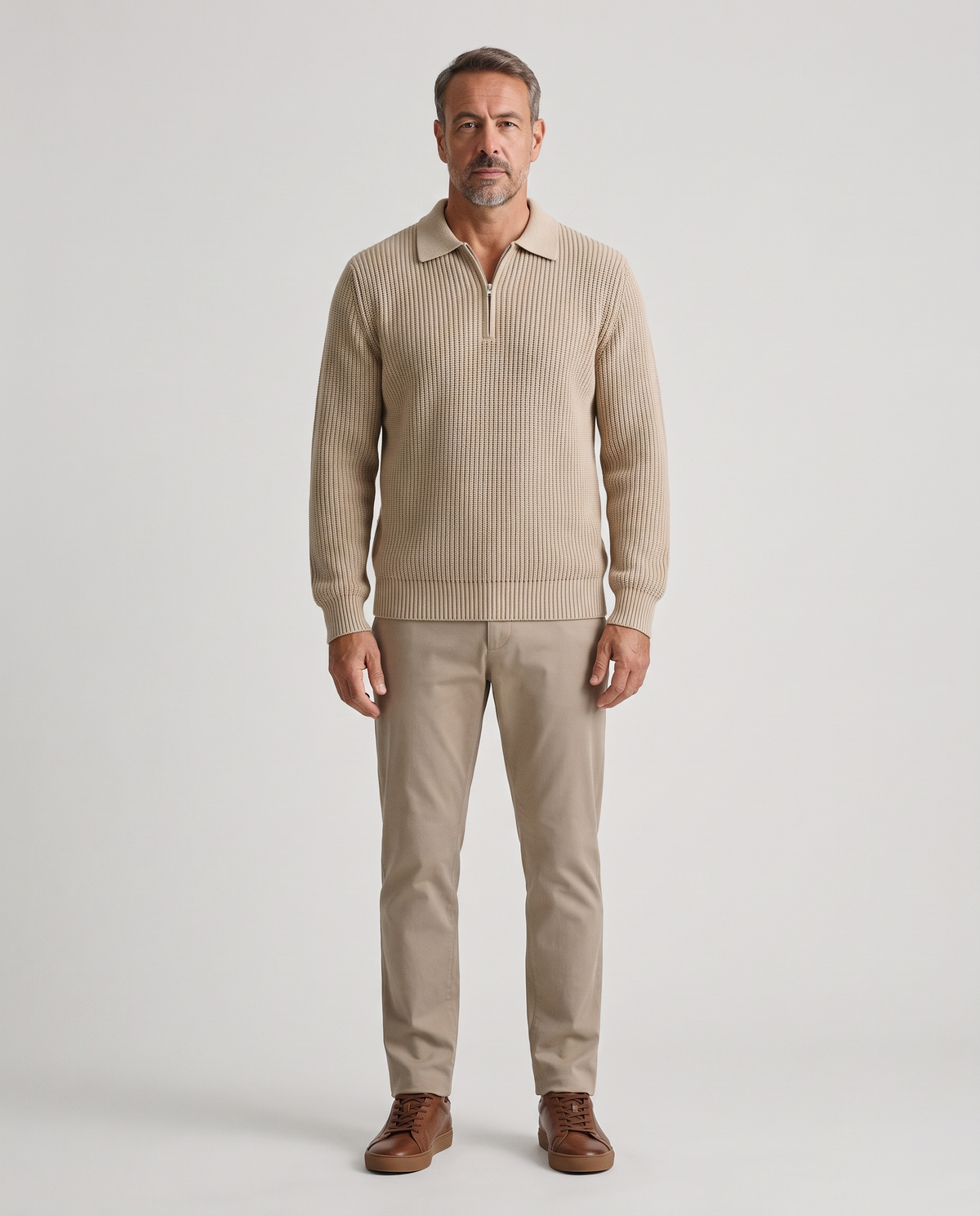 EAZEN Halfzip Polo - Sand - Model Man-1 Studio Front