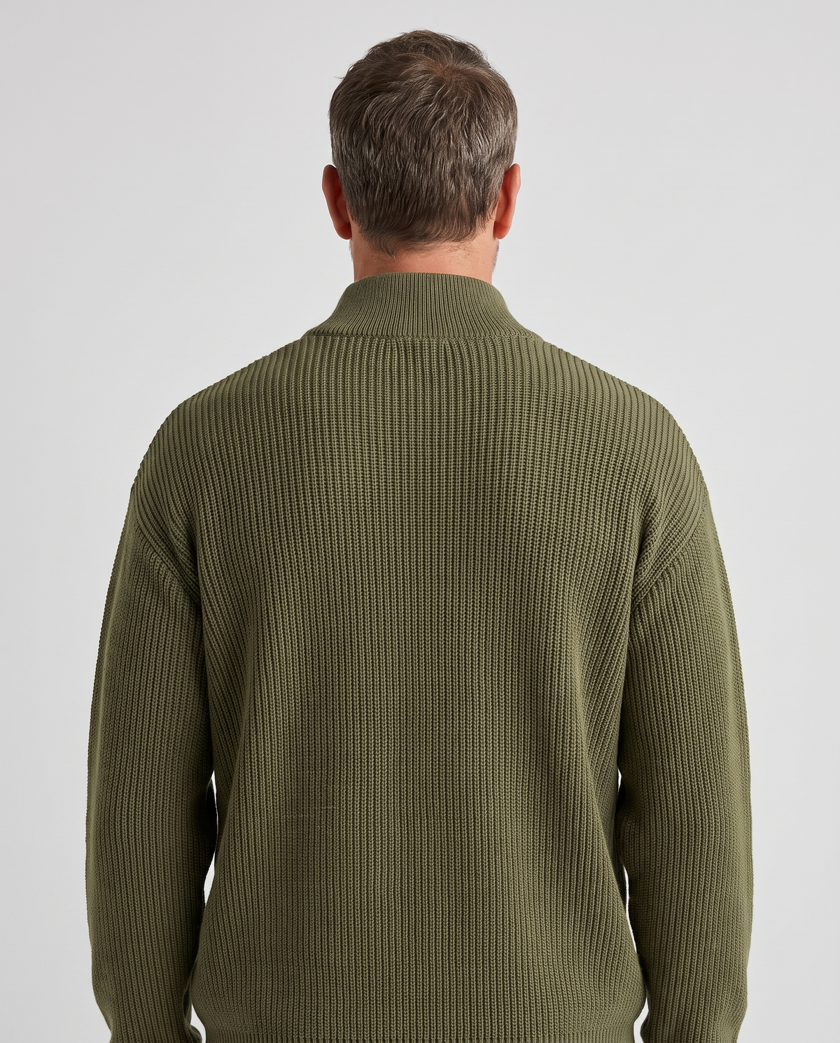 EAZEN Halfzip Polo - Olive - Model Man-1 Studio Back