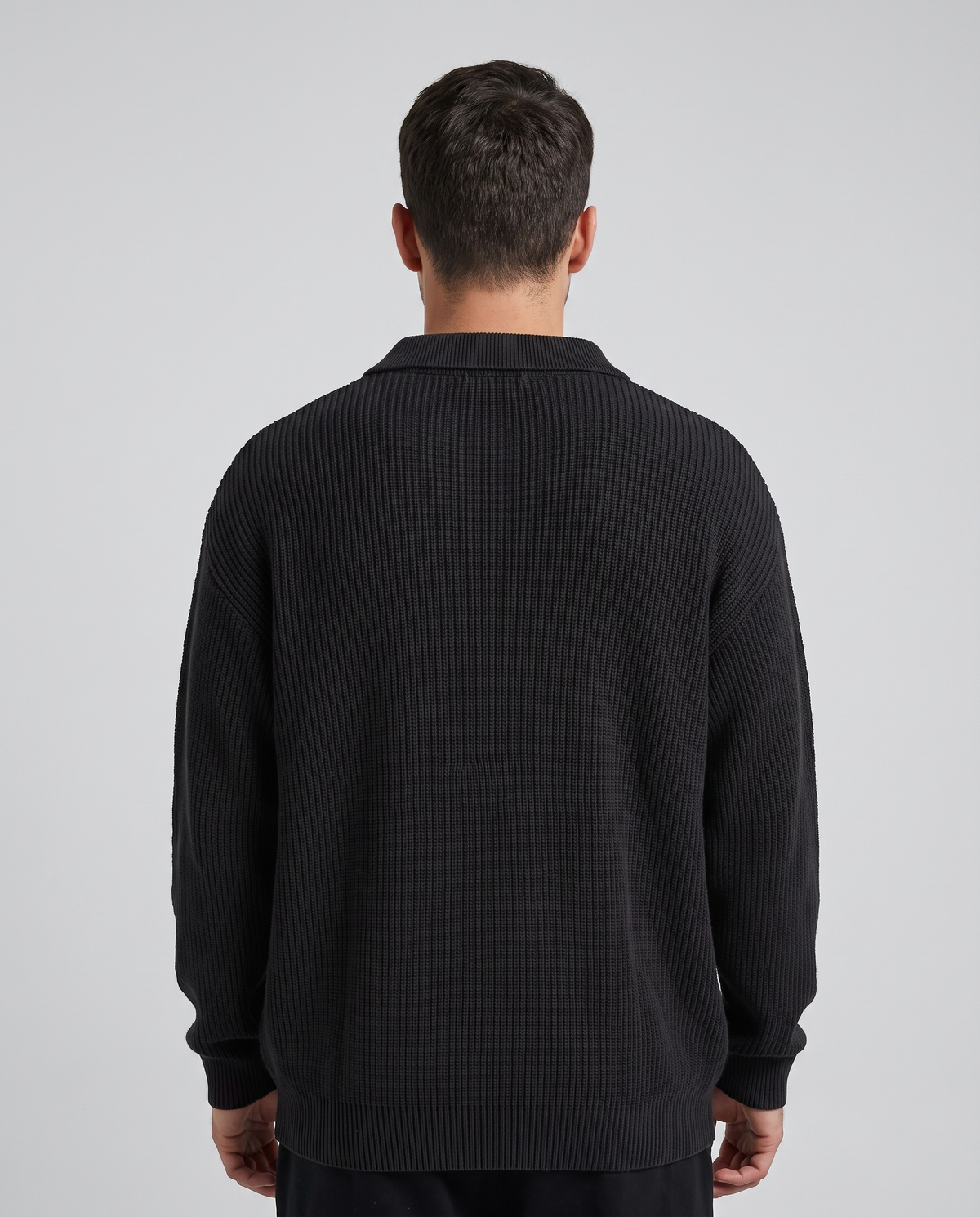 EAZEN Halfzip Polo - Washed Black - Model Thijs Studio Back