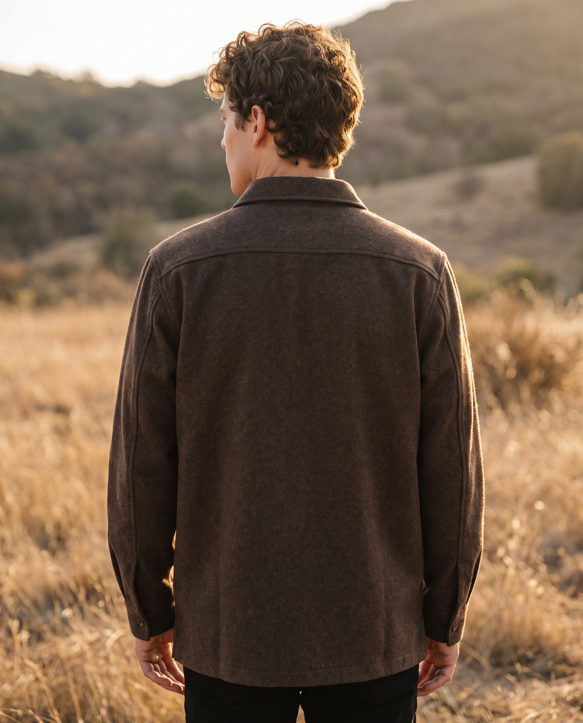 EAZEN Overshirt – Chocolate Brown – outdoor – model EAZEN-Vriend