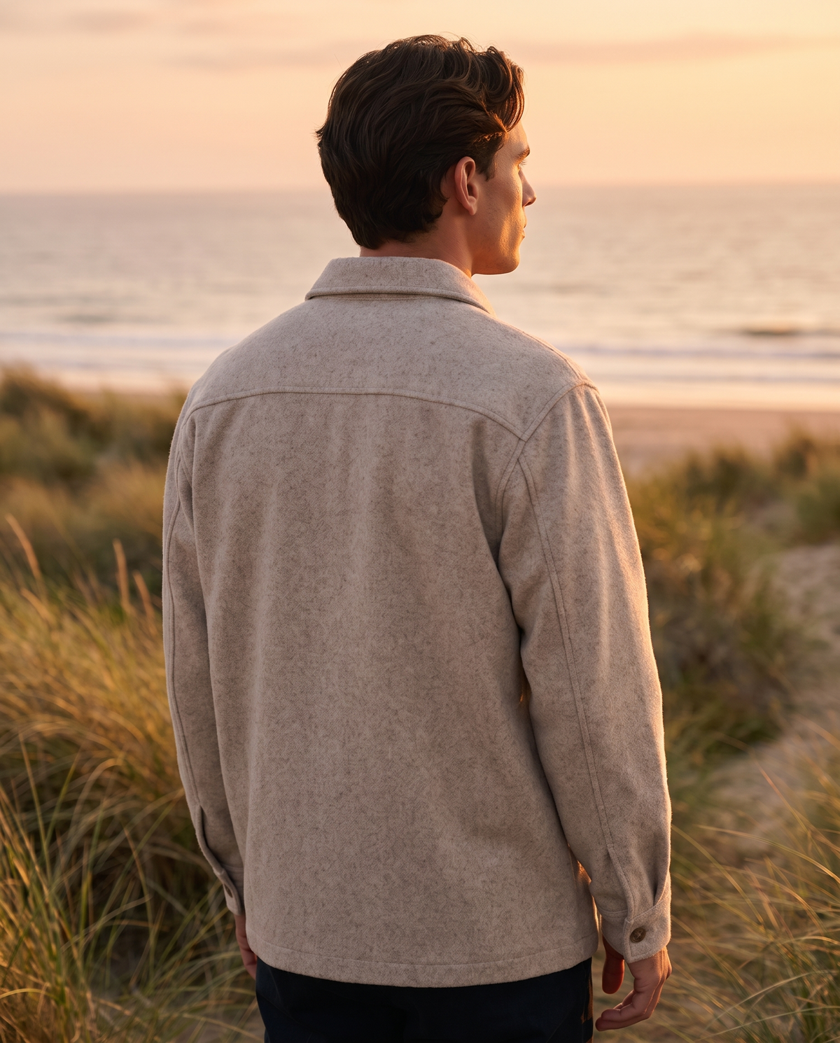 EAZEN Overshirt – Sand – outdoor – model EAZEN-Vriend