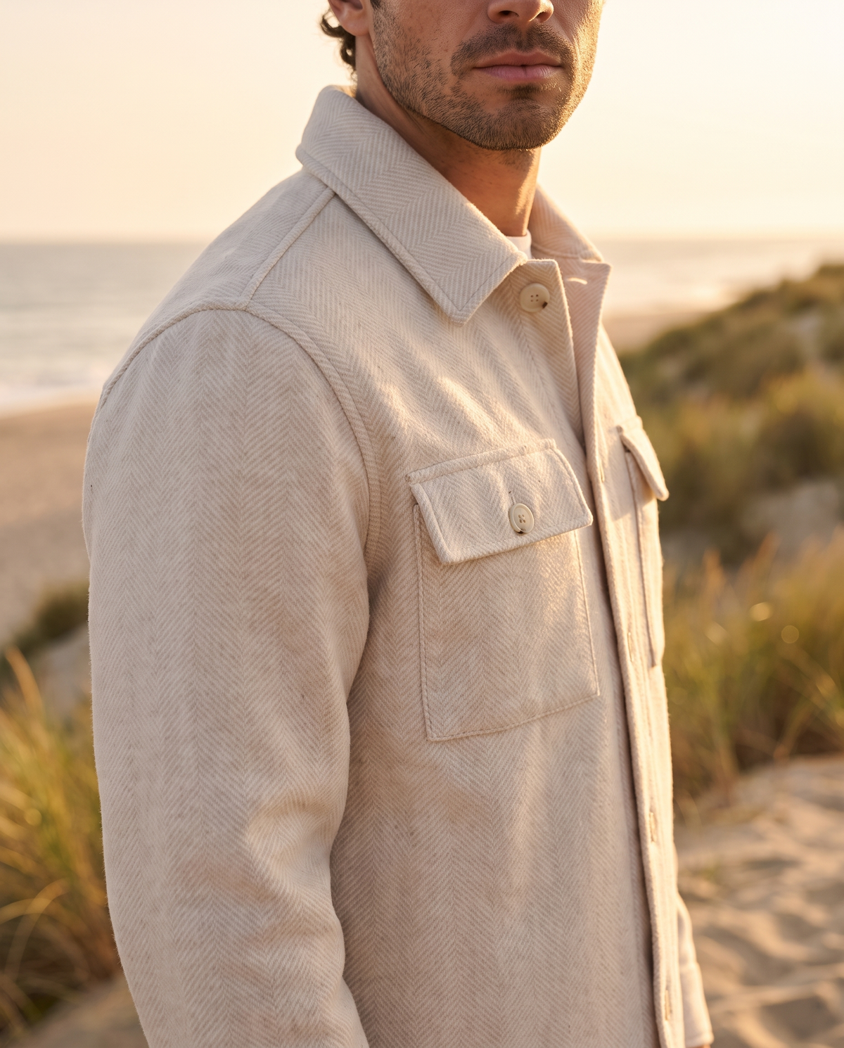 EAZEN Overshirt – Sand – outdoor – model EAZEN-Vriend