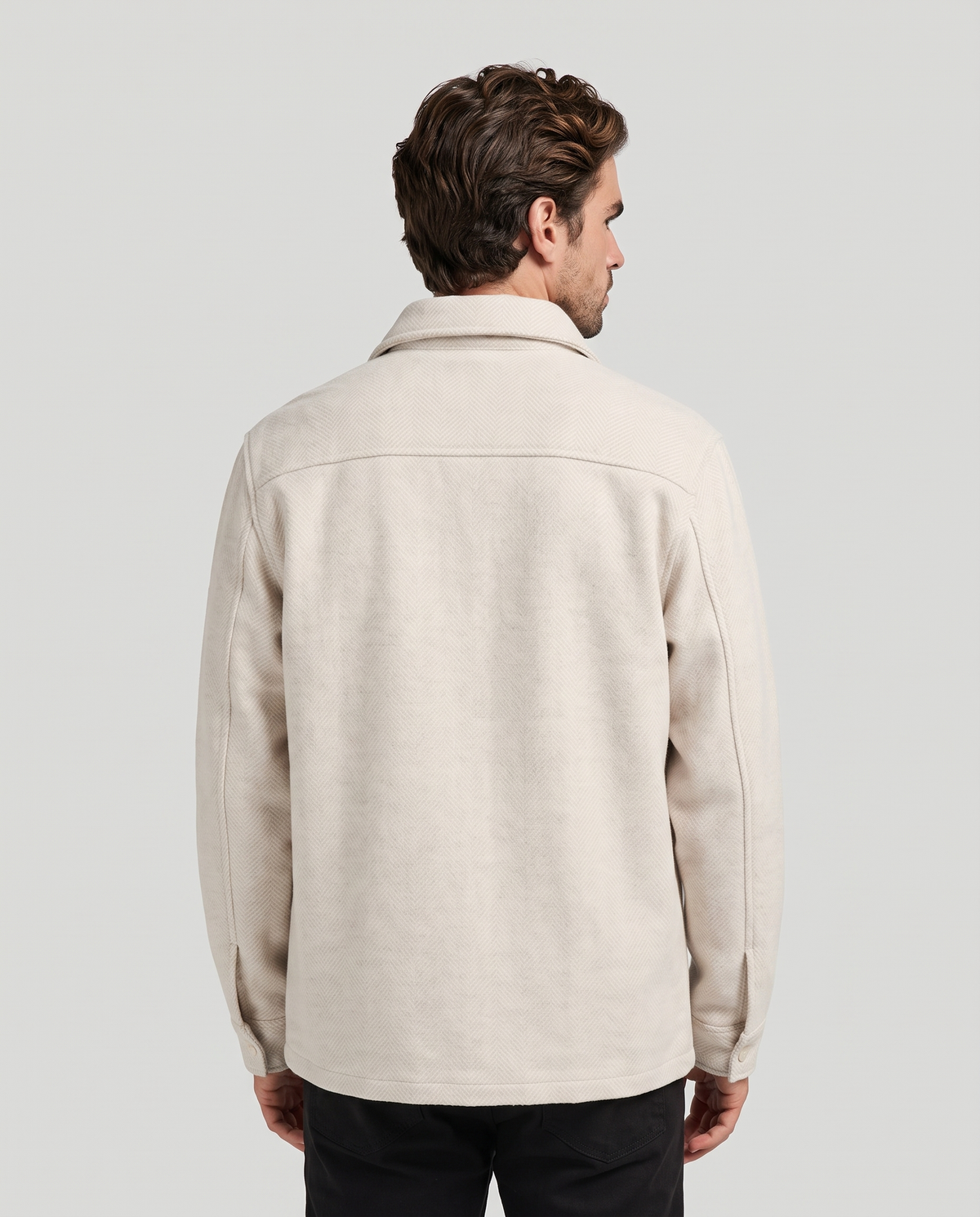 EAZEN Overshirt – Sand – studio – model EAZEN-Vriend