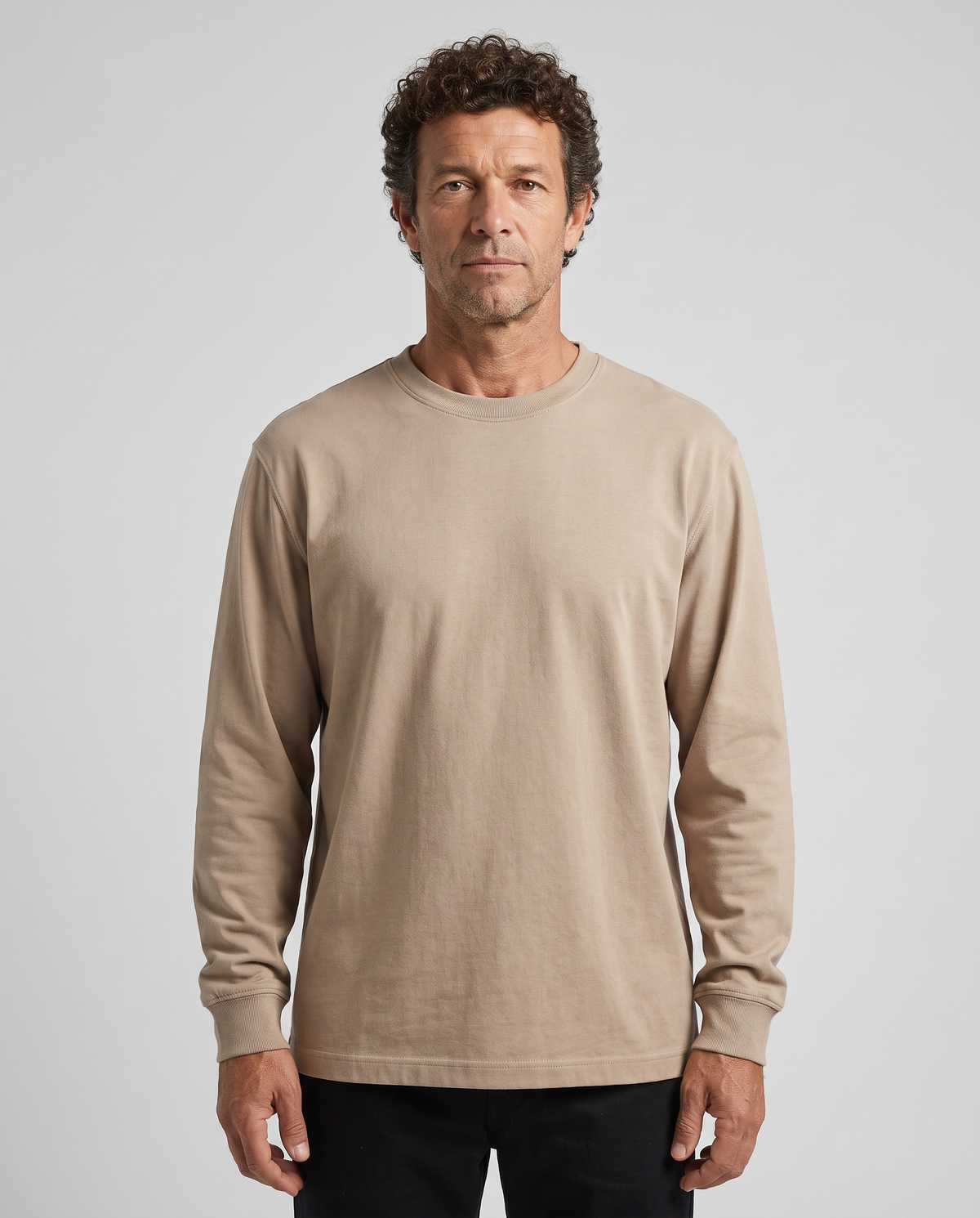 EAZEN Longsleeve – Sand – studio – front – no print