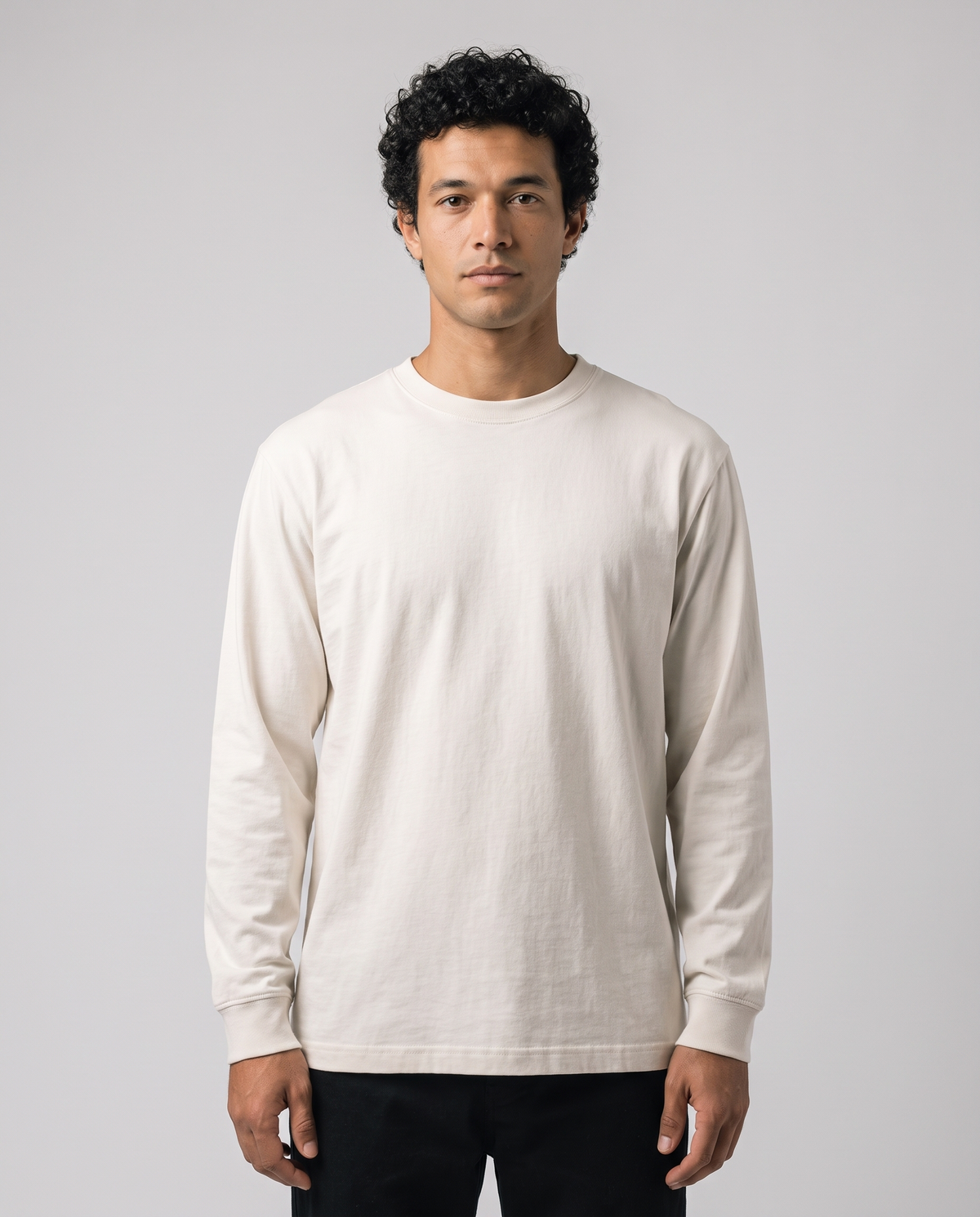 EAZEN Longsleeve – Off White – studio – front – no print