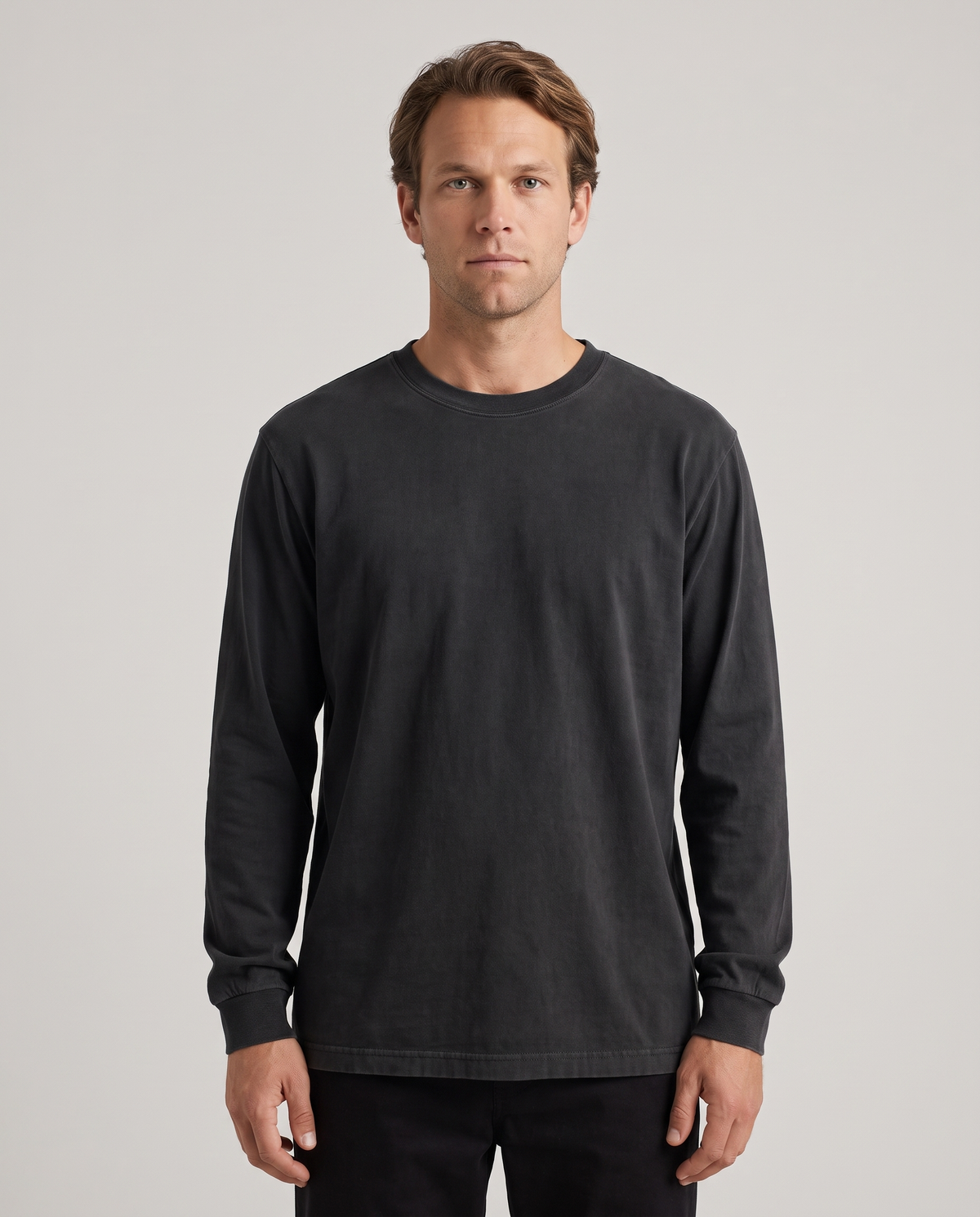 EAZEN Longsleeve – Washed Black – studio – front – no print