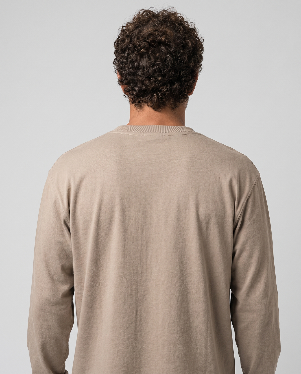 EAZEN Longsleeve – Sand – studio – back – no print