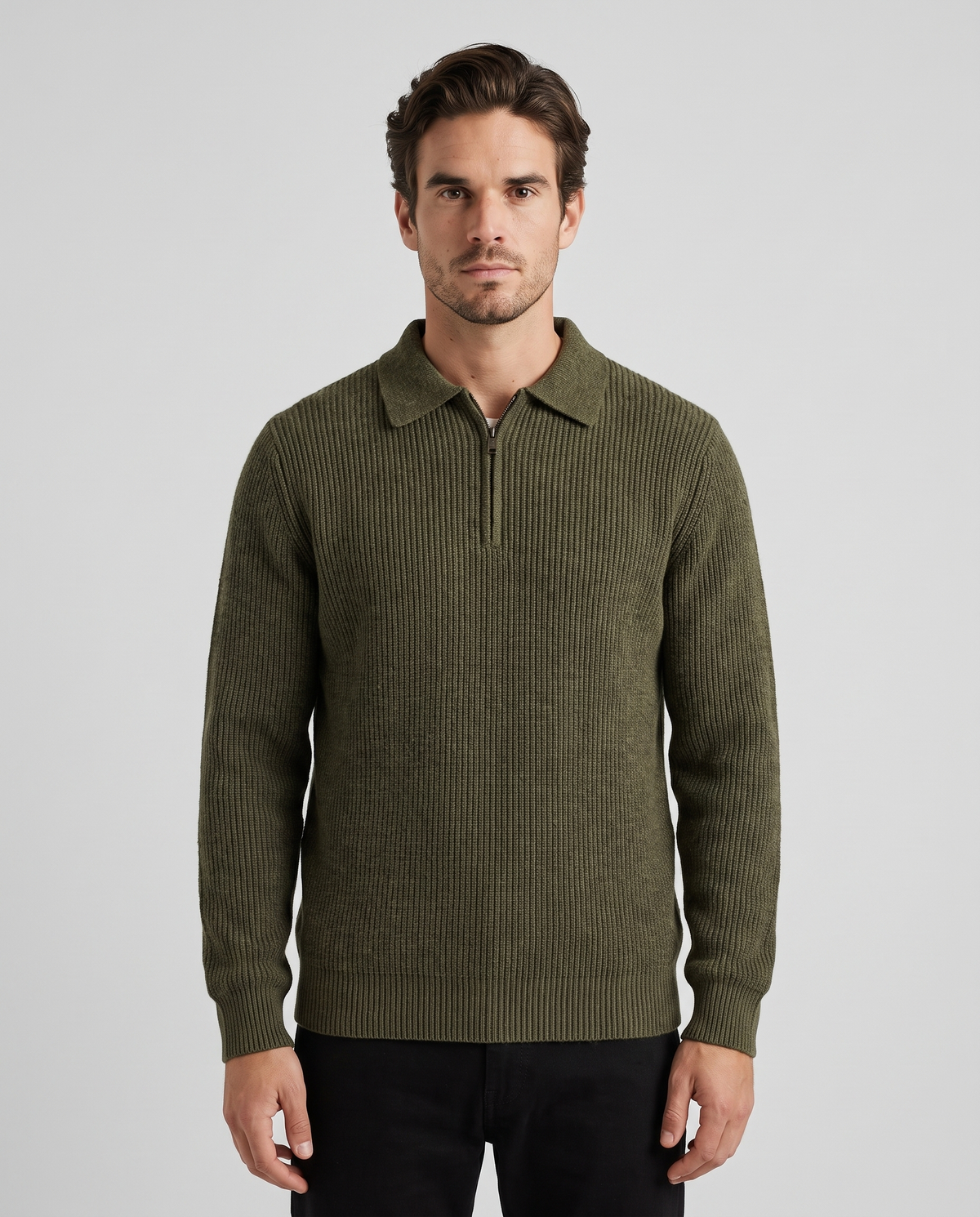 EAZEN Halfzip Polo – Olive – studio – model Thijs