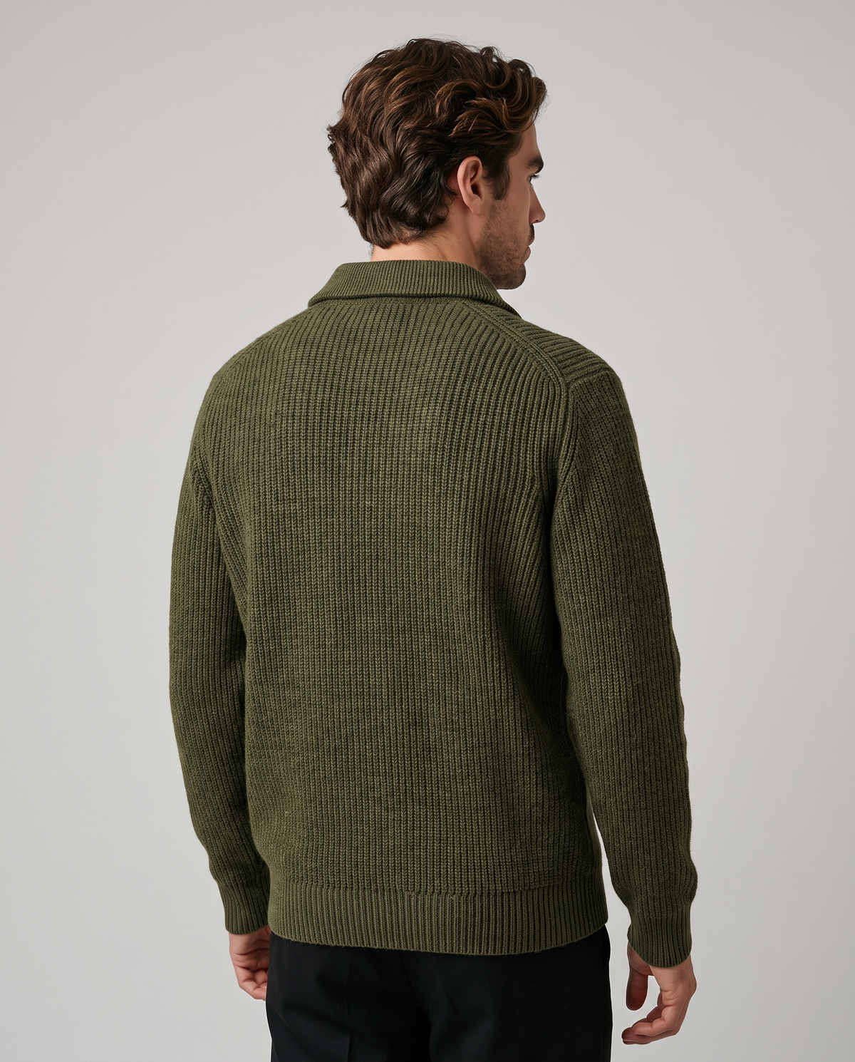 EAZEN Halfzip Polo – Olive – studio – model EAZEN-Vriend