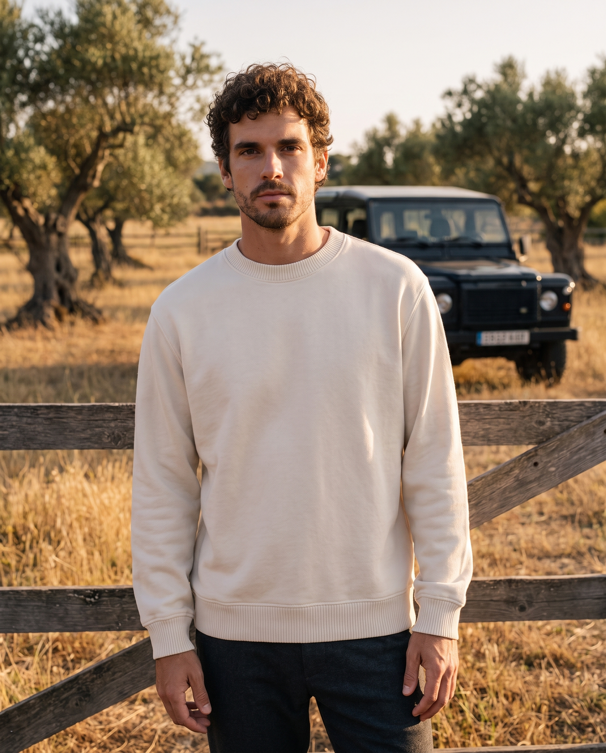 EAZEN Crewneck Sweater – Off White – outdoor – front