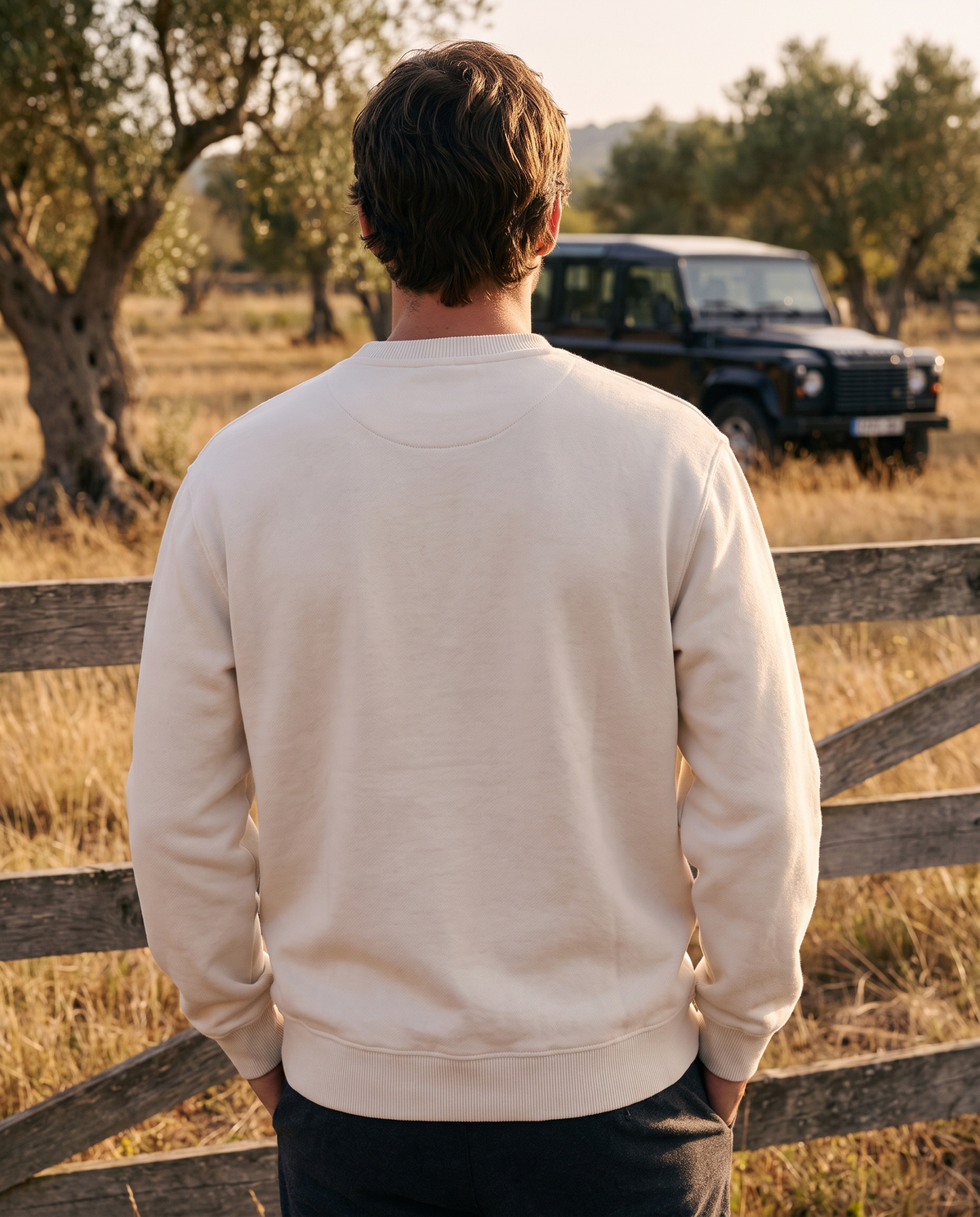 EAZEN Crewneck Sweater – Off White – outdoor – back