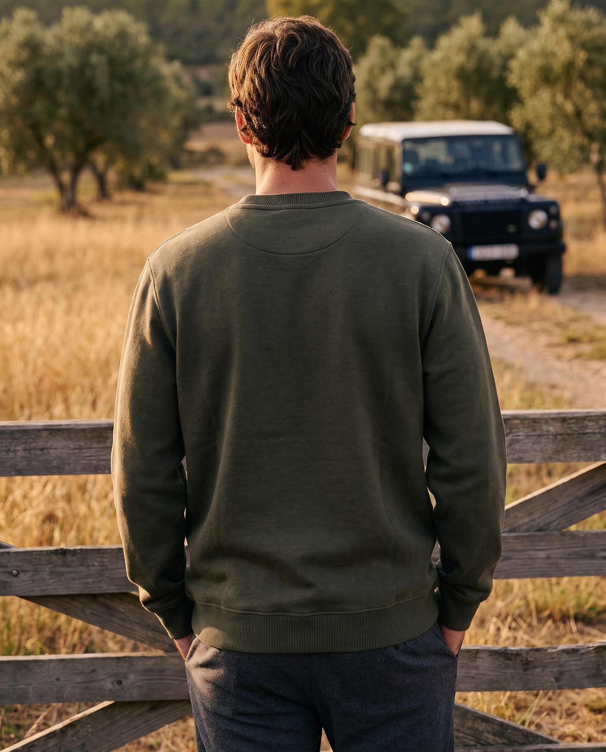 EAZEN Crewneck Sweater – Olive – outdoor – back